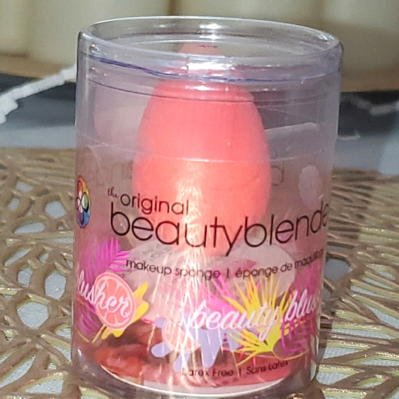 BEAUTY BLENDER BE CHEEKY BLUSHER SPONGE - Picture 1 of 9